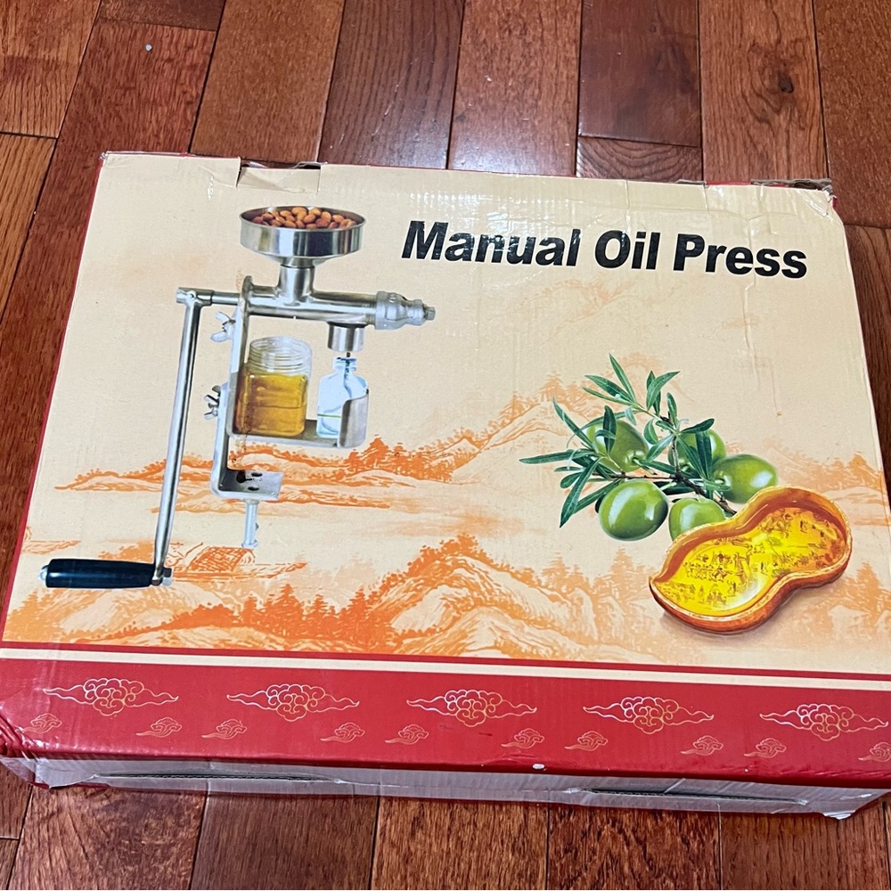 Manual Oil Press with Decorative Box